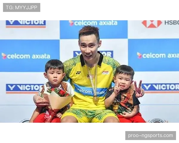 李宗伟推着超市购物车的照片火了，里面东西比我房租还贵